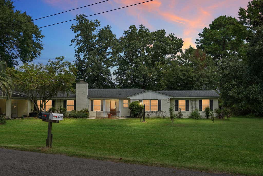 Photo of 2041 Old Fort Avenue, Charleston, SC 29414 (MLS # 26023165)