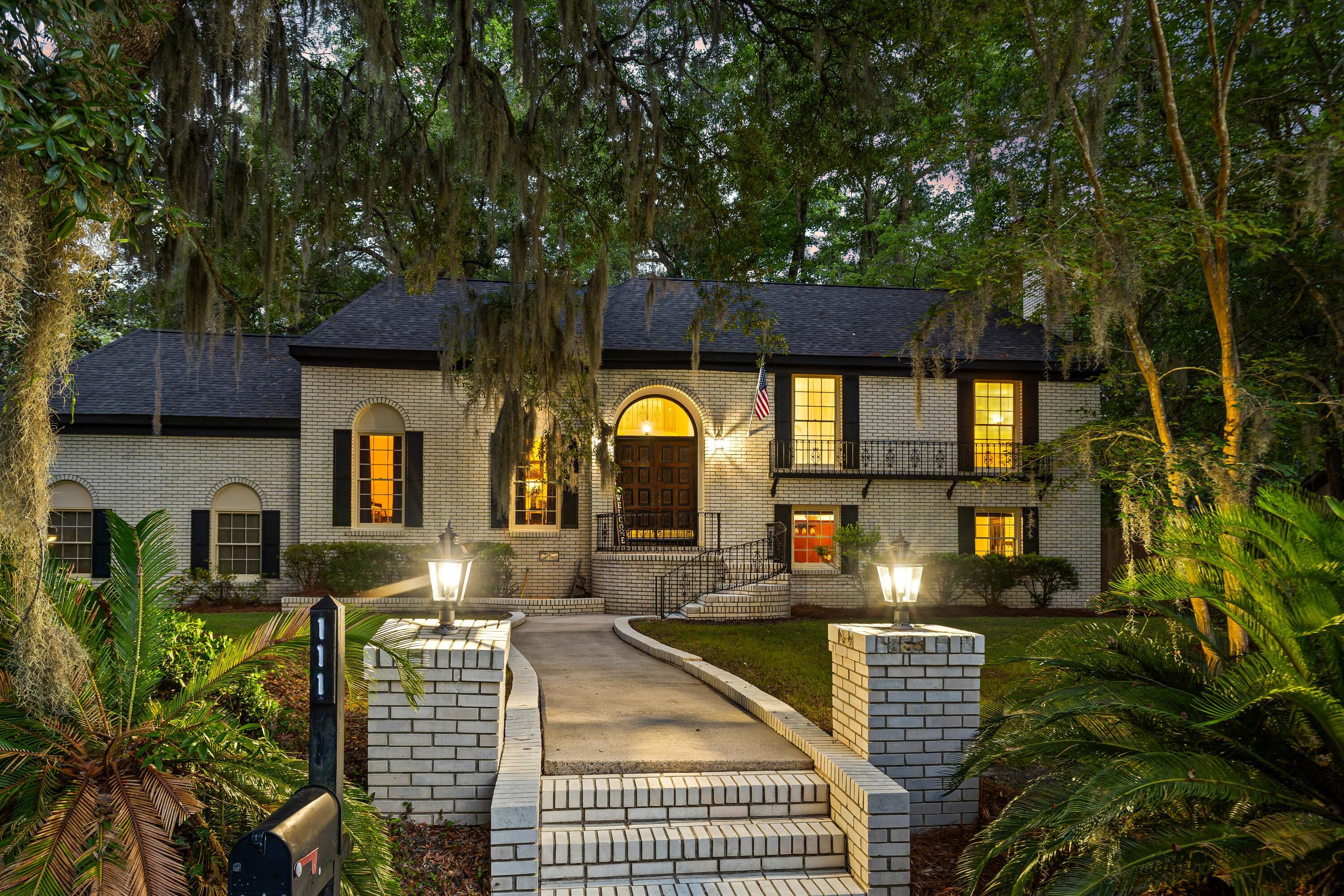 111 Seven Oaks Lane