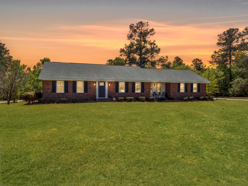 Photo of 114 Azalea Drive, Saint Matthews, SC 29135 (MLS # 26010361)