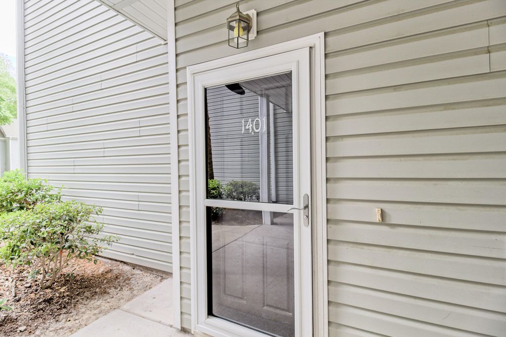 Photo of 1401 Grove Park Drive, Charleston, SC 29414 (MLS # 26009892)