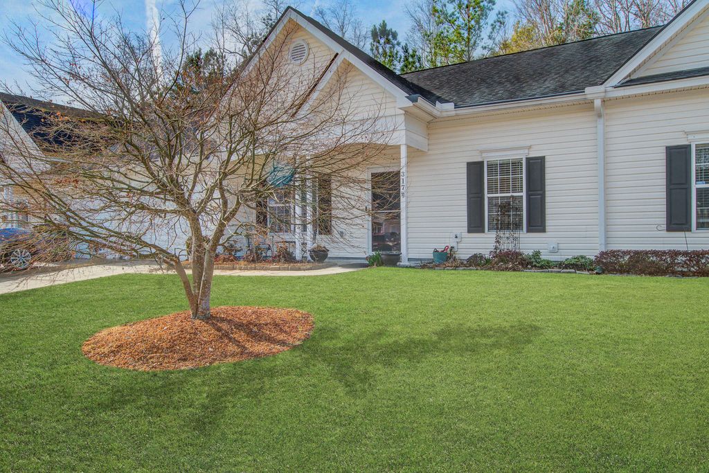 Photo of 317 Dupont Way, Summerville, SC 29485 (MLS # 26001882)