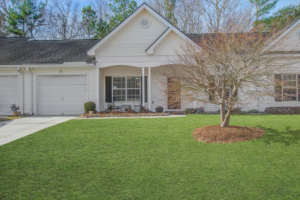 Photo of 317 Dupont Way, Summerville, SC 29485 (MLS # 26001882)