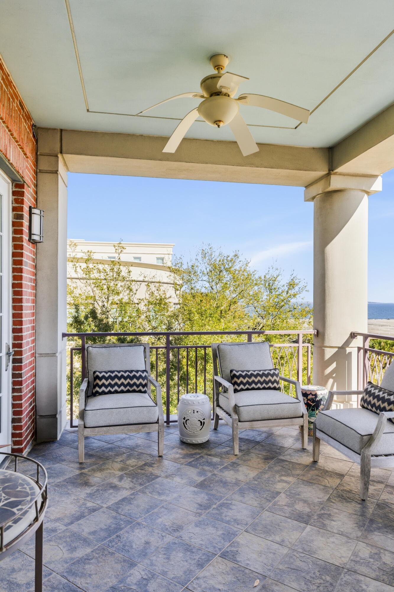 2 Laurens Street 3 E