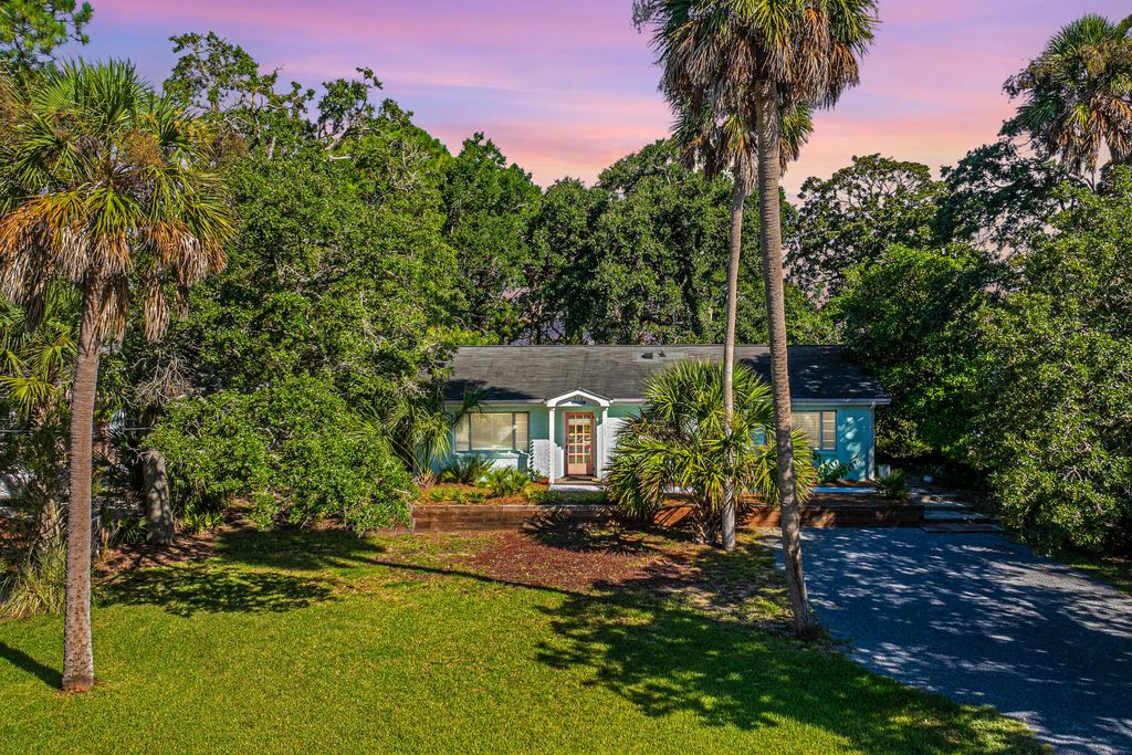Photo of 112 W Indian Avenue, Folly Beach, SC 29439 (MLS # 25024345)