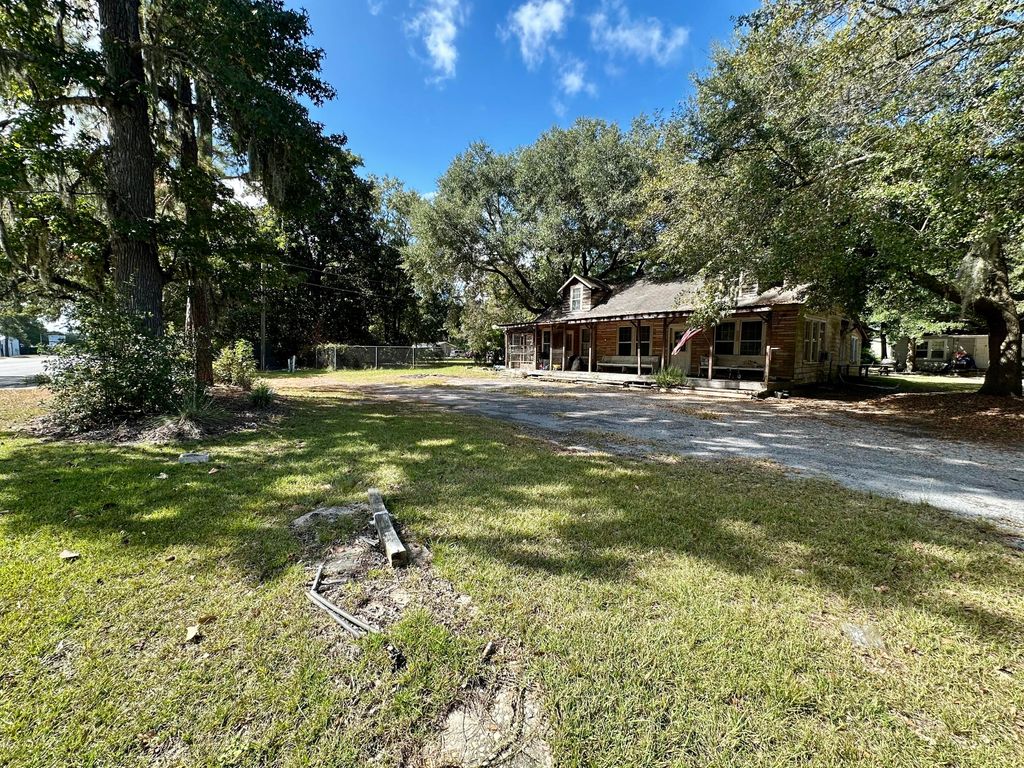 Photo of 1011 Marlow Drive, Moncks Corner, SC 29461 (MLS # 25026808)