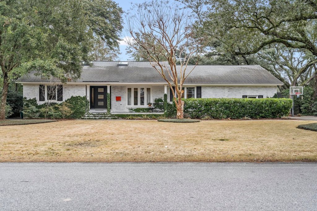 Photo of 977 Cliffwood Drive, Mount Pleasant, SC 29464 (MLS # 26004058)