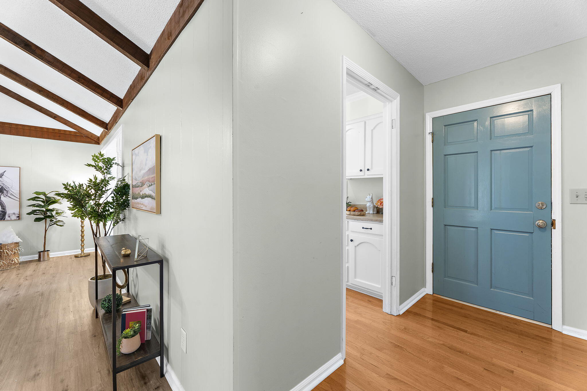 302 Chessington Circle