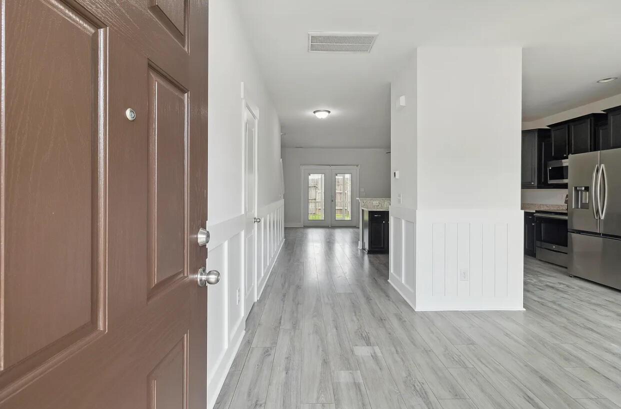 242 Swallowtail Lane