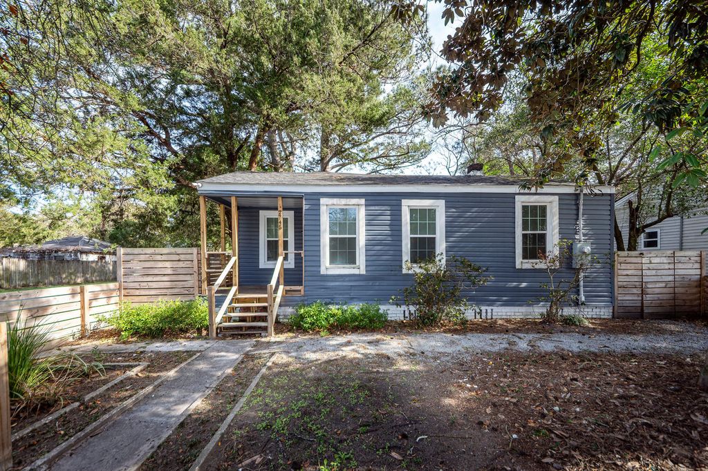 Photo of 2745 W Surrey Drive, North Charleston, SC 29405 (MLS # 26001138)