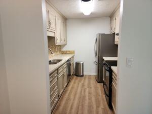 1714 Greystone Apt 43