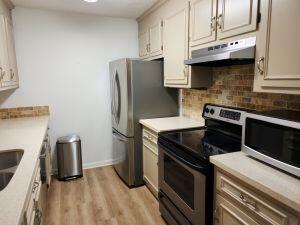 1714 Greystone Apt 43