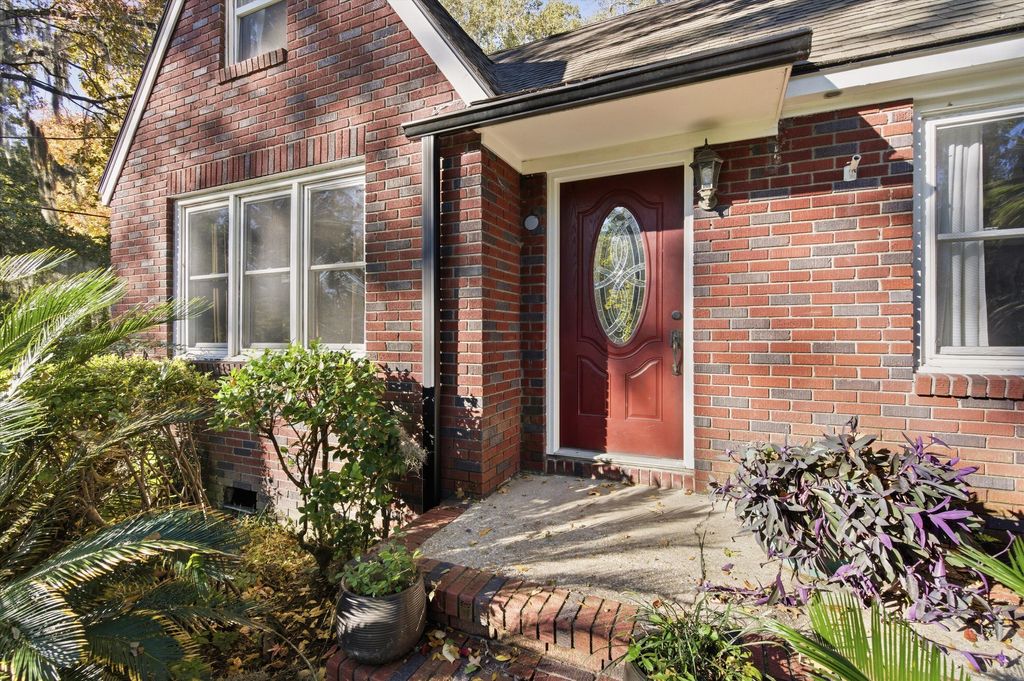 Photo of 1228 Ravenel Drive, Charleston, SC 29407 (MLS # 25030310)