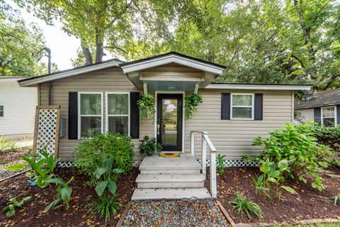 A home in North Charleston