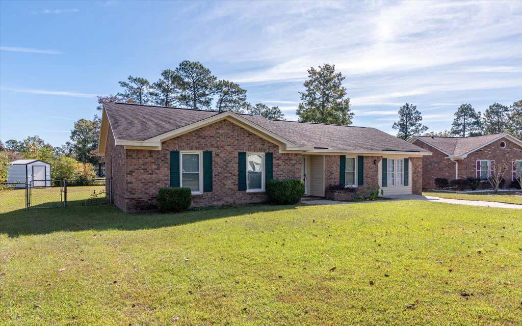 Photo of 1318 Hampton Drive, Summerville, SC 29486 (MLS # 26021618)