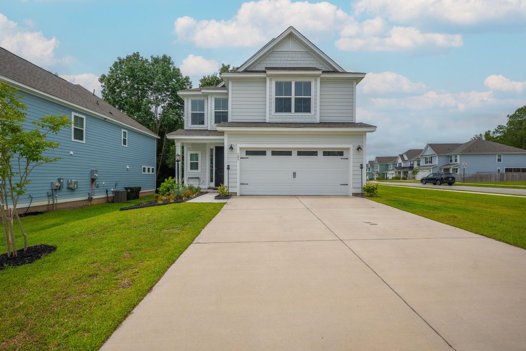 Photo of 109 Abbey Terrace Road, Moncks Corner, SC 29461 (MLS # 25019389)
