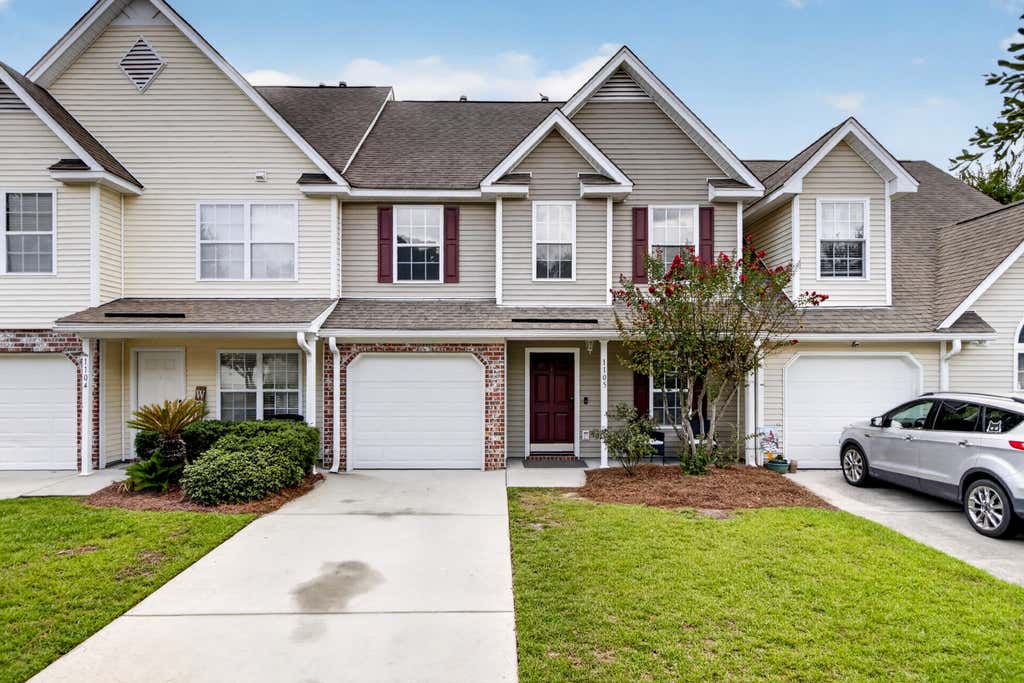 Photo of 1105 Poplar Grove Place, Summerville, SC 29483 (MLS # 26023270)