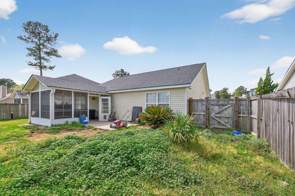 Photo of 306 Springdale Court, Summerville, SC 29486 (MLS # 26009116)