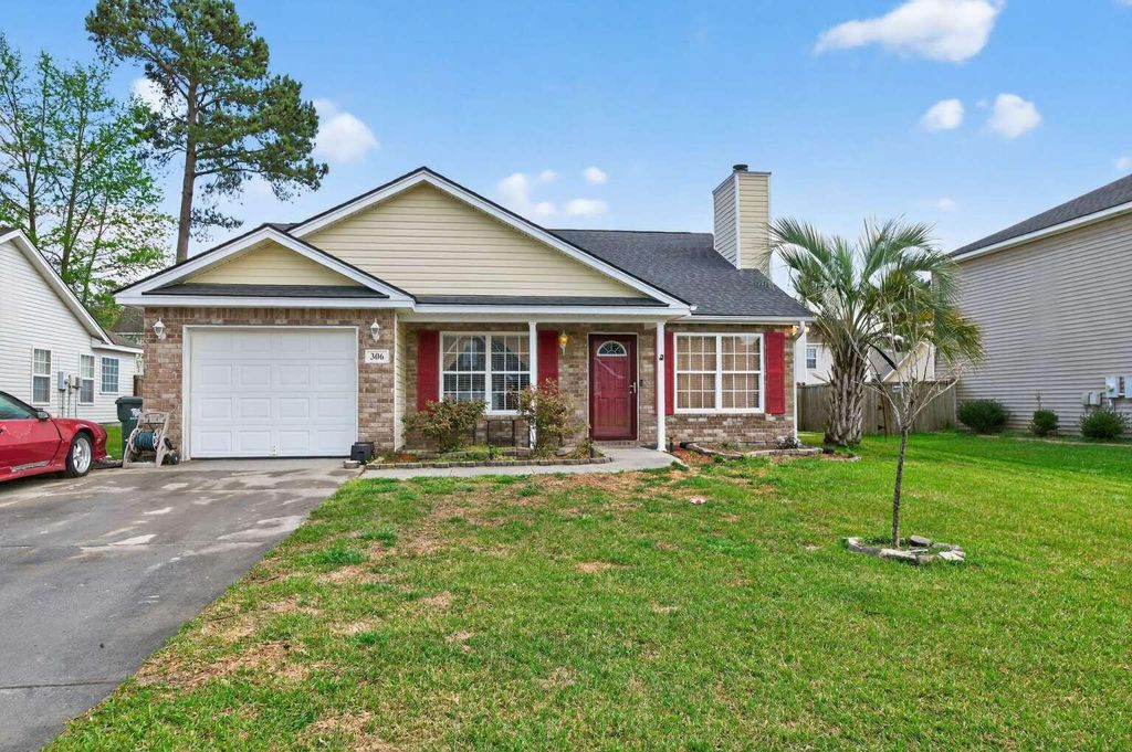 Photo of 306 Springdale Court, Summerville, SC 29486 (MLS # 26009116)
