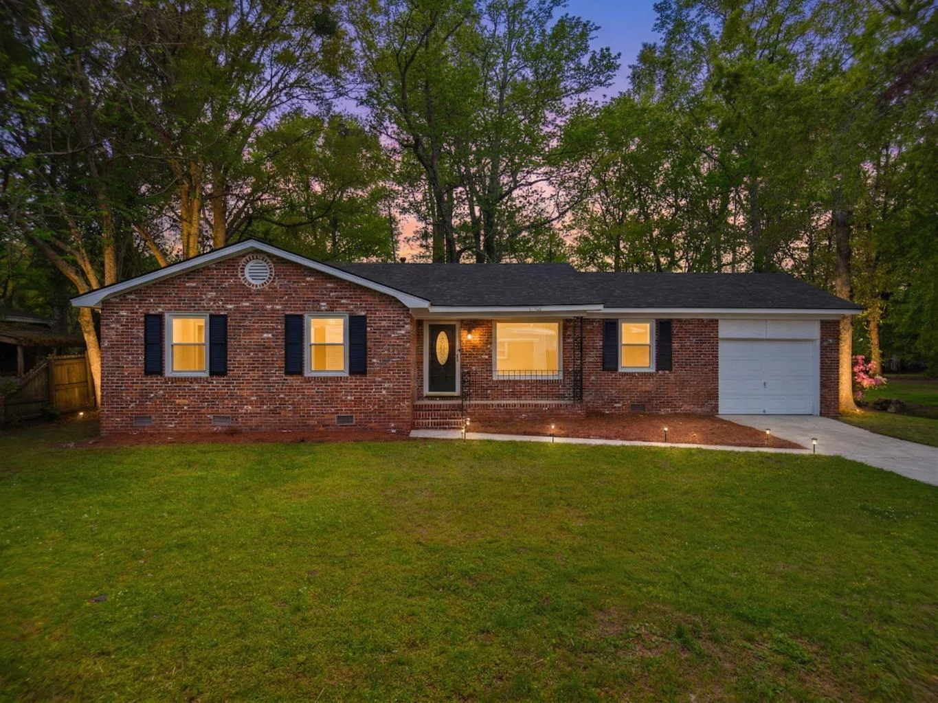 2219 N Dallerton Circle