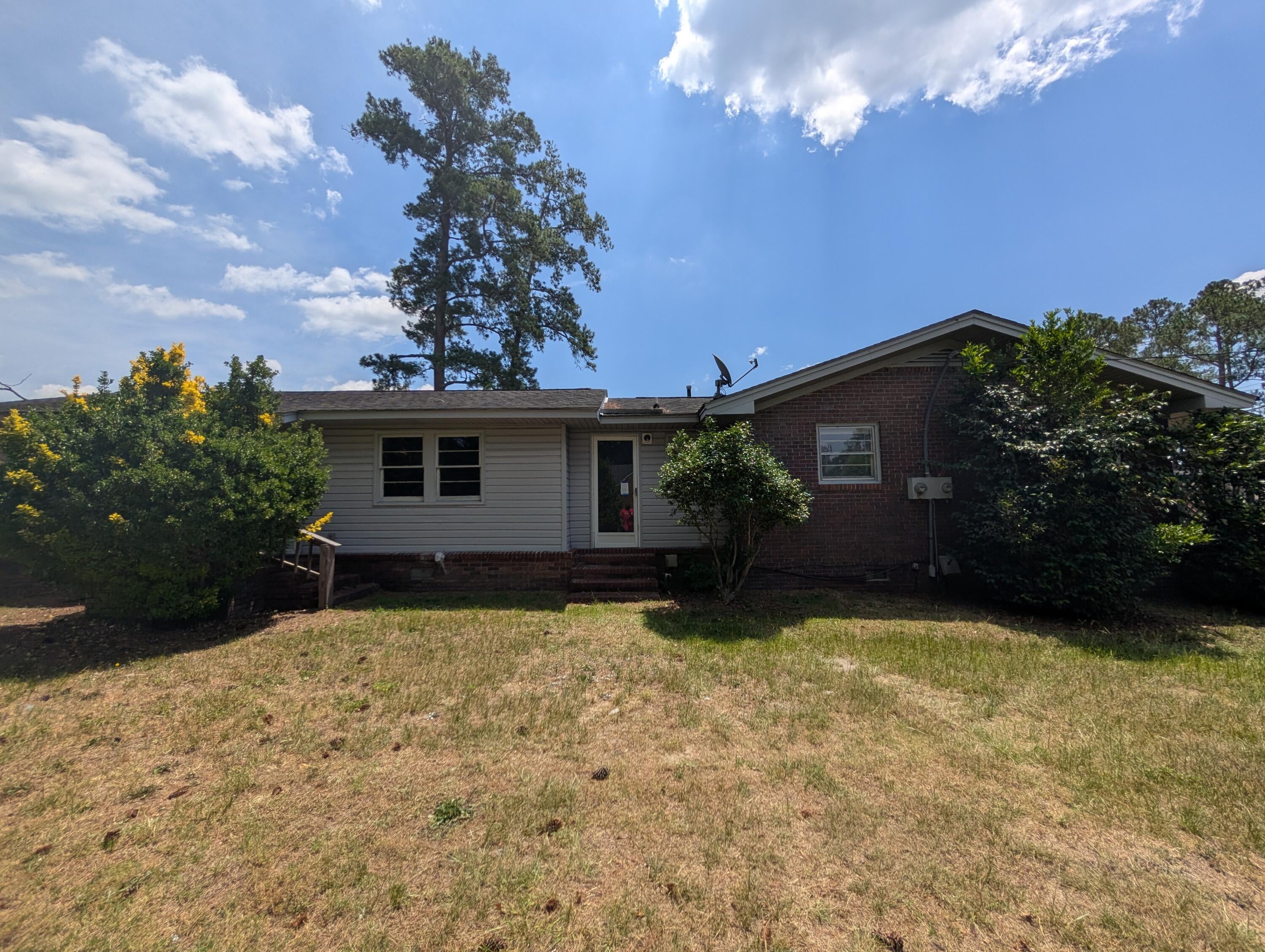 331 E Reaves Avenue
