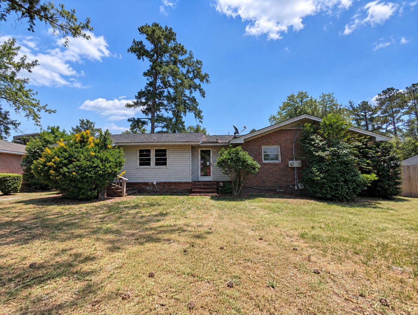331 E Reaves Avenue