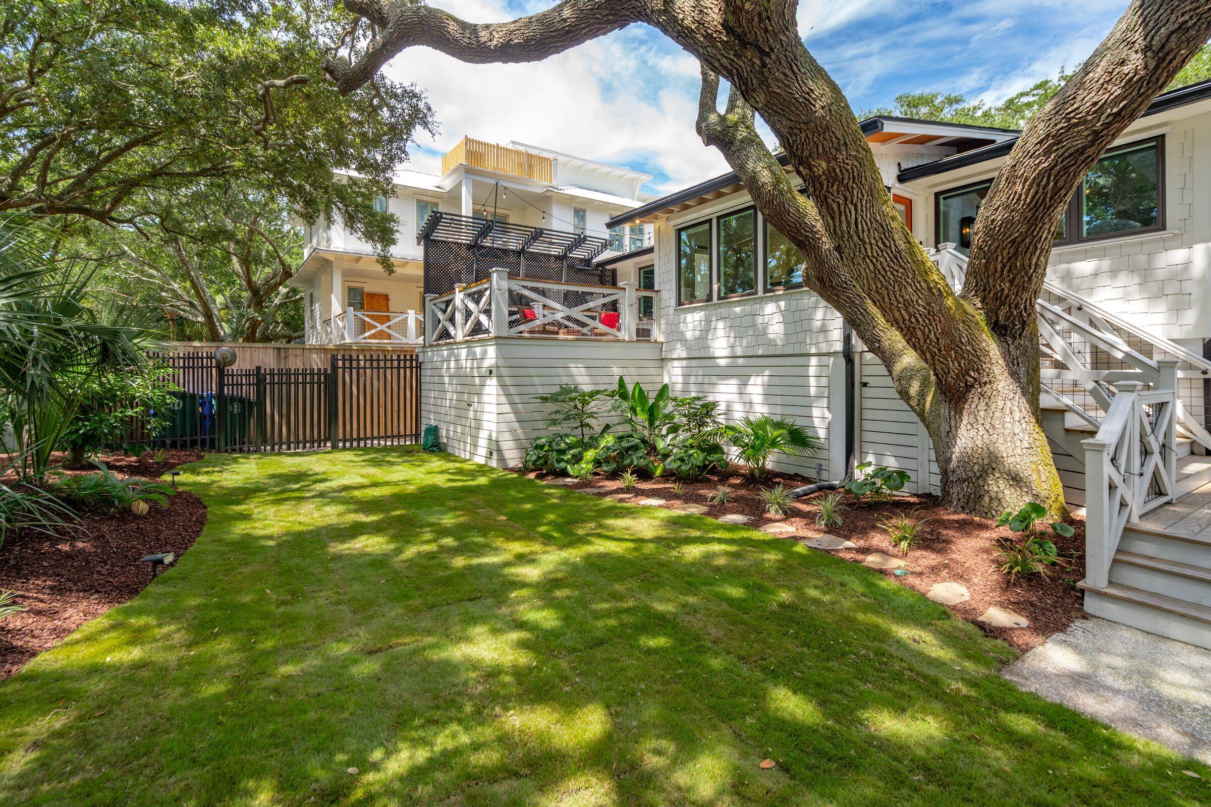 816 Palm Boulevard