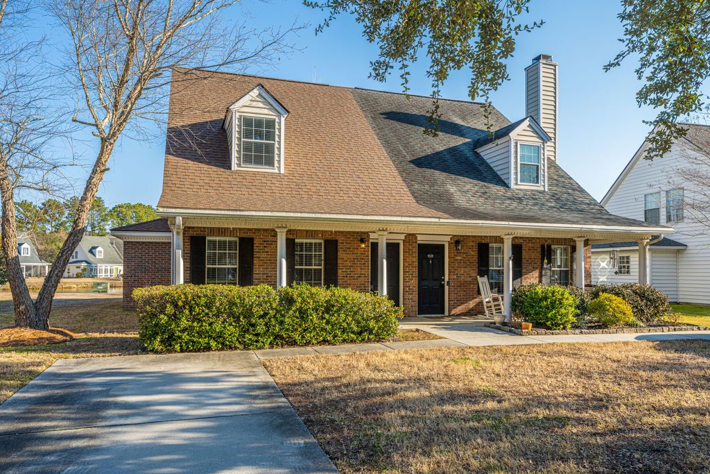 Photo of 9237 Ayscough Road, Summerville, SC 29485 (MLS # 26003838)