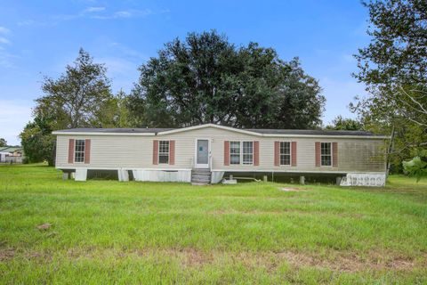 A home in Eutawville