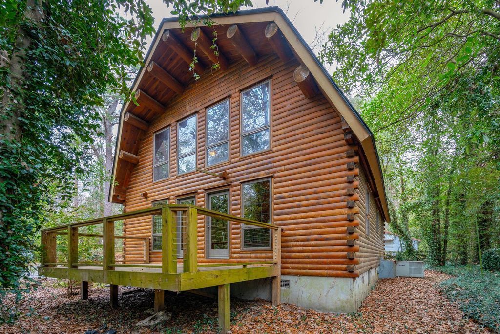 Photo of 415 W Carolina Avenue, Summerville, SC 29483 (MLS # 25028930)