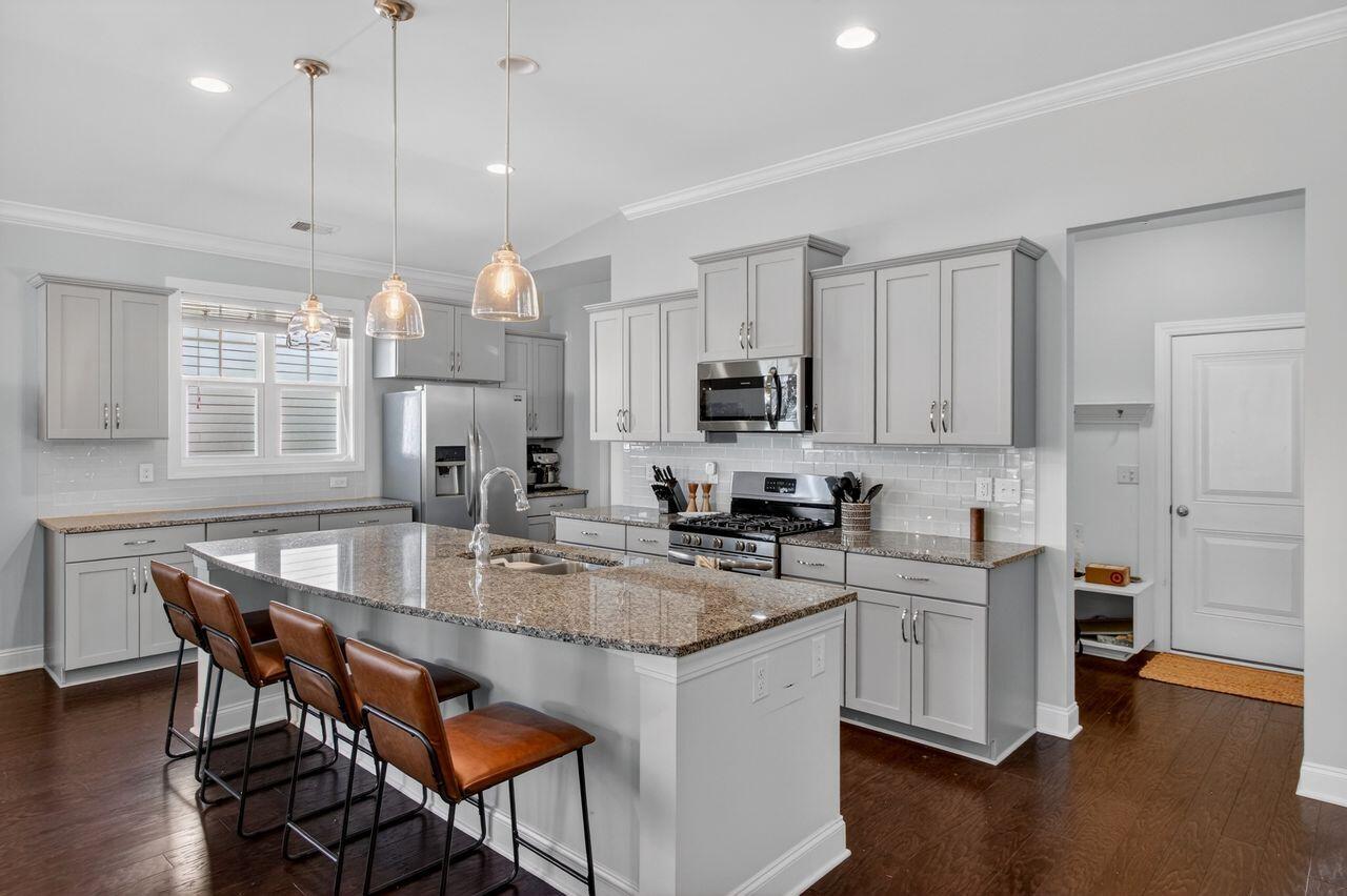 377 Turnstone Street