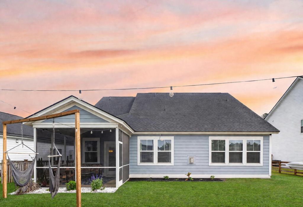 Photo of 129 Belfort Place, Summerville, SC 29486 (MLS # 26012556)