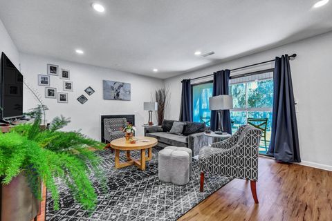 MLS: 25005473
