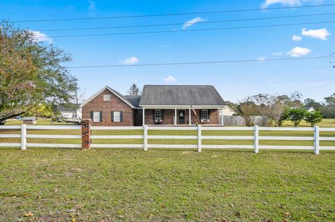 A home in Eutawville