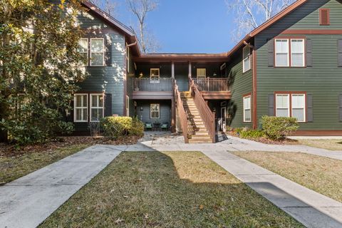 A home in North Charleston