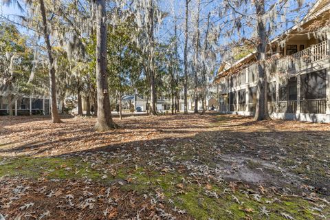 A home in North Charleston