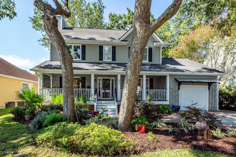 Photo of 657 Gate Post Drive, Mount Pleasant, SC 29464 (MLS # 25025435)