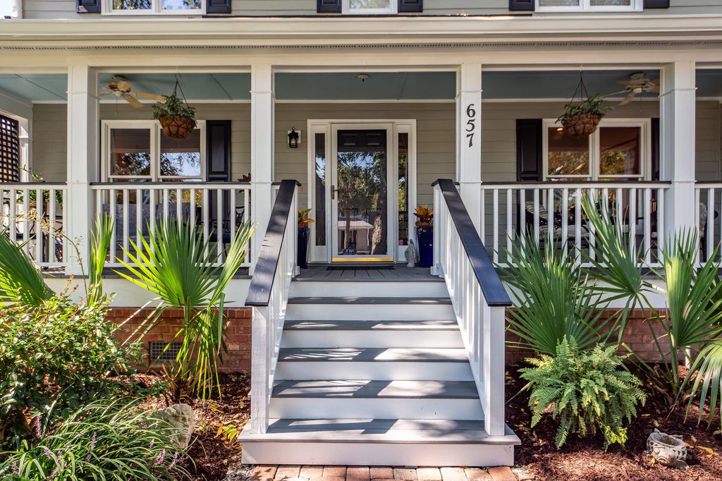 Photo of 657 Gate Post Drive, Mount Pleasant, SC 29464 (MLS # 25025435)
