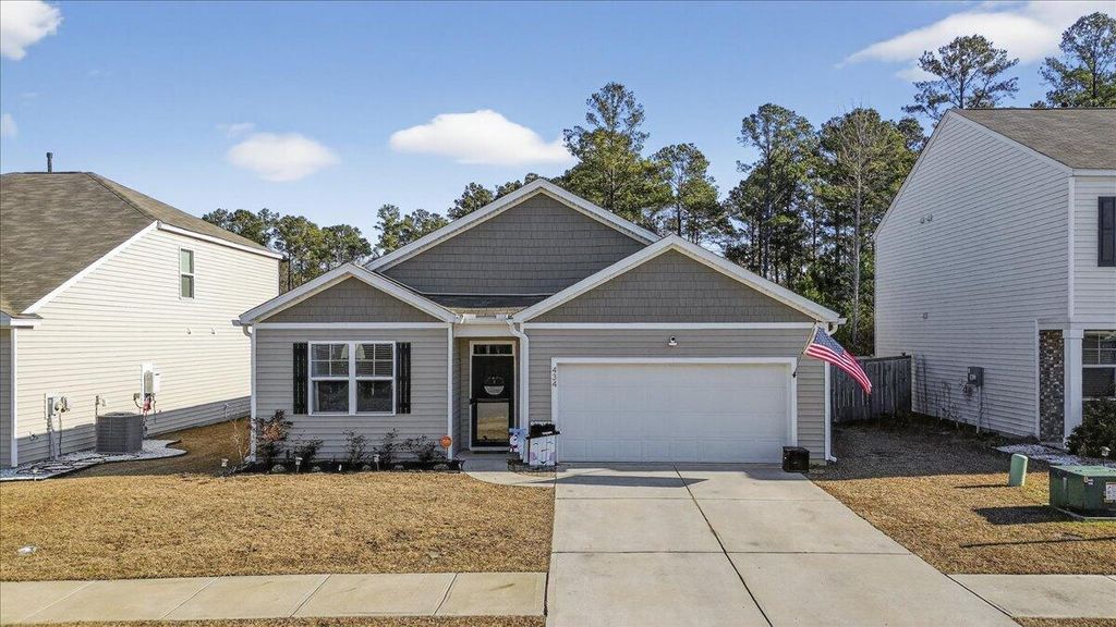 Photo of 434 Cedarview Road, Summerville, SC 29486 (MLS # 26003416)