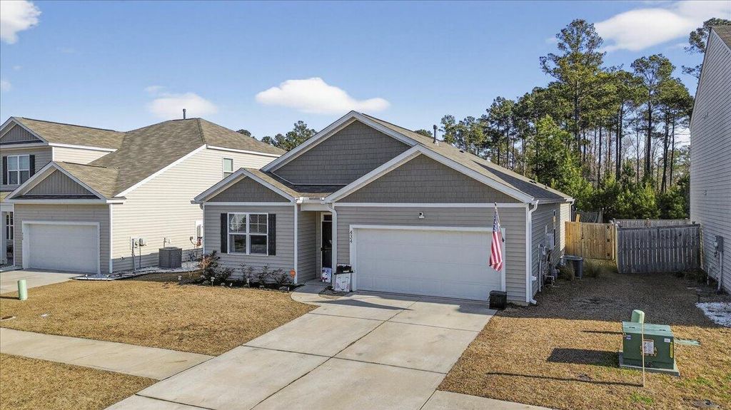 Photo of 434 Cedarview Road, Summerville, SC 29486 (MLS # 26003416)