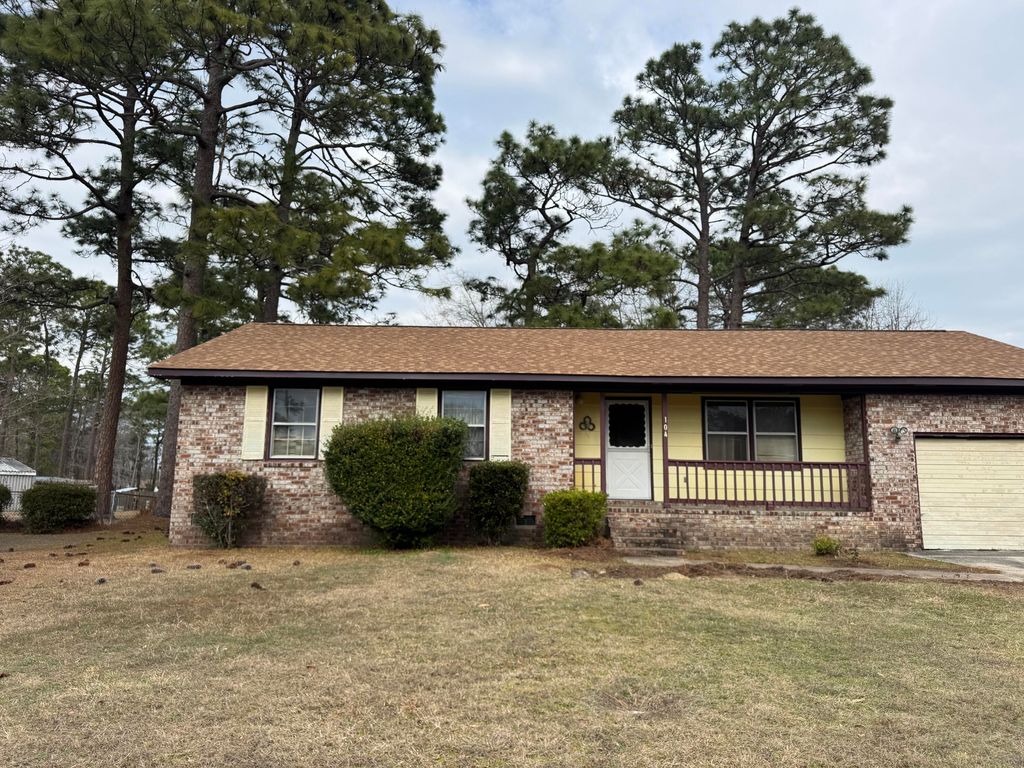 Photo of 104 Forest Lane, Summerville, SC 29486 (MLS # 26006254)