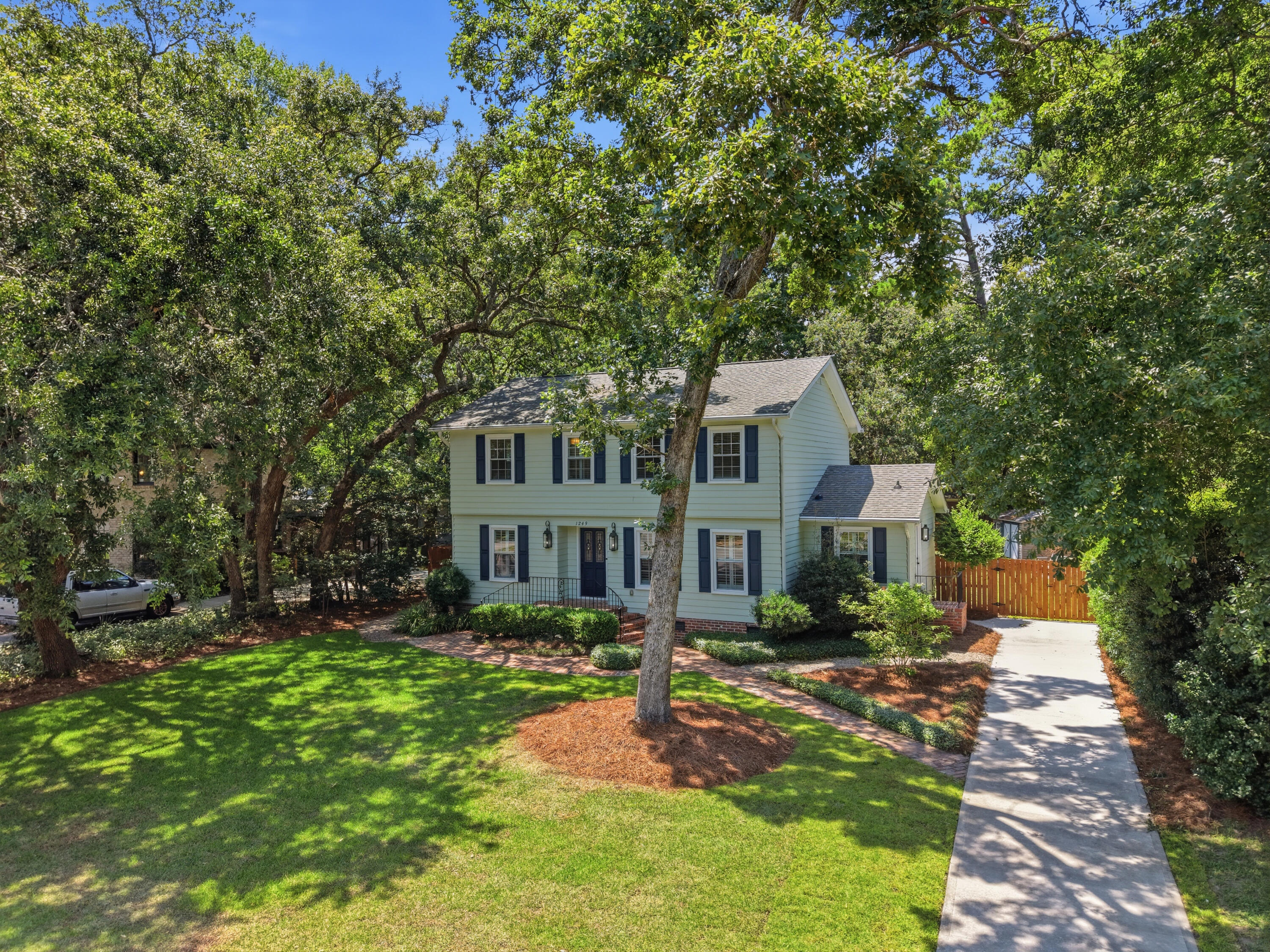 1249 Dearsley Court