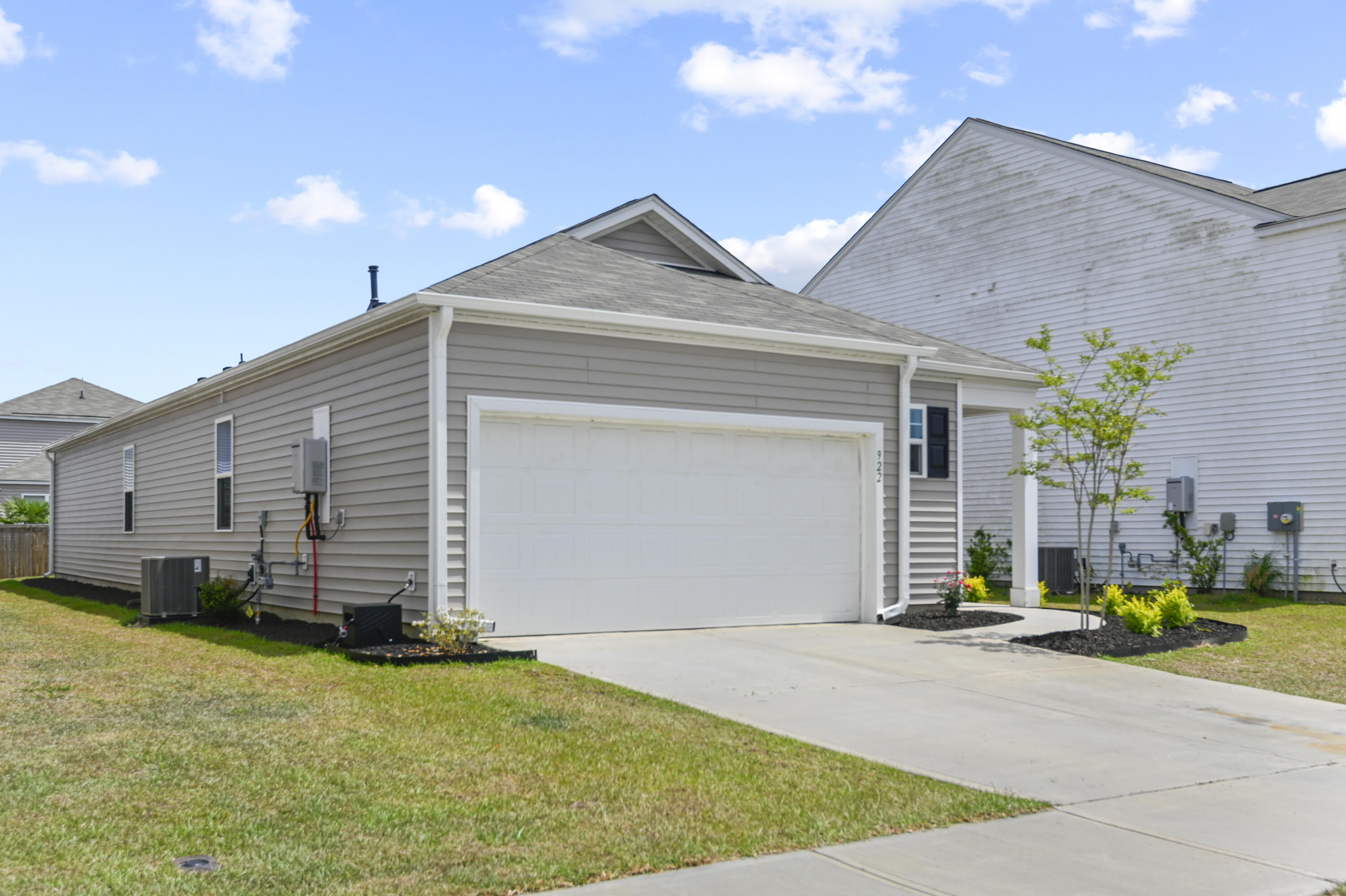 922 Woodside Creek Lane