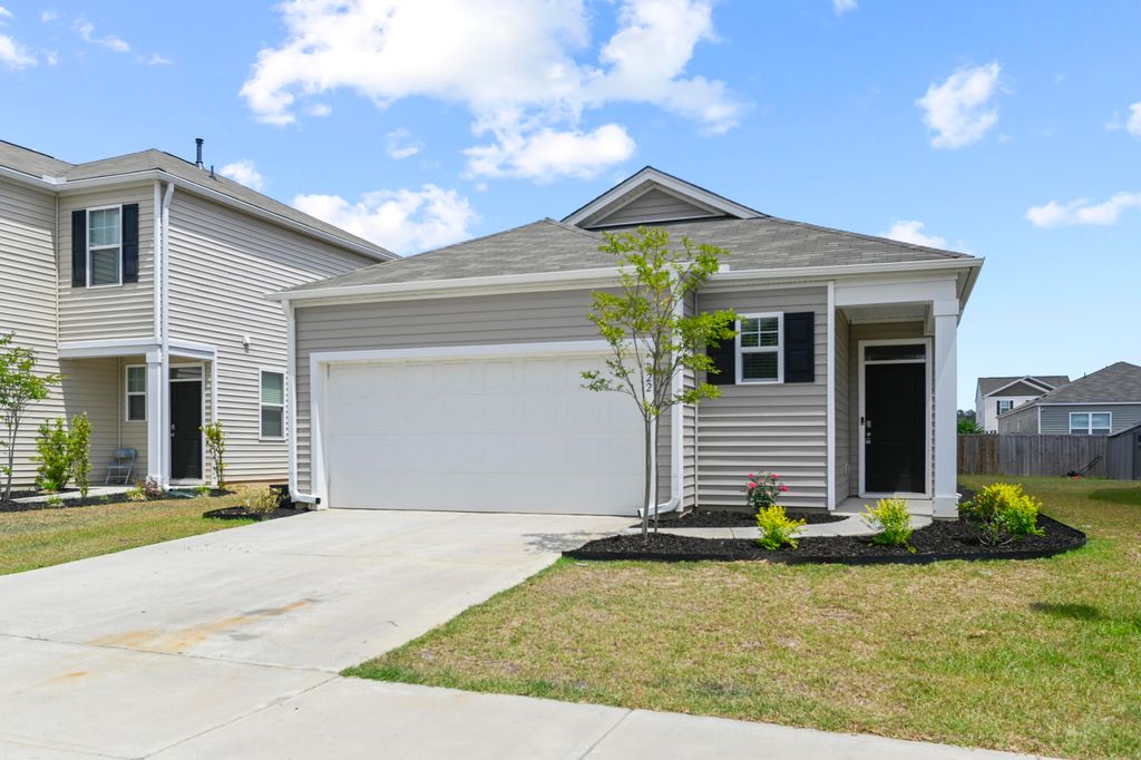 Photo of 922 Woodside Creek Lane, Summerville, SC 29486 (MLS # 26012022)