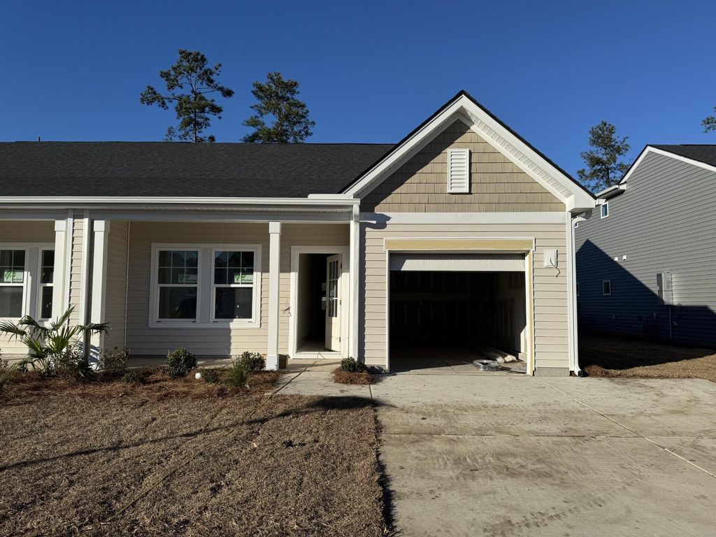 Photo of 918 Dusk Drive, Summerville, SC 29486 (MLS # 26001573)