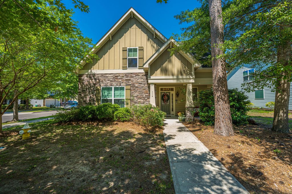 Photo of 114 Shea Street, Summerville, SC 29485 (MLS # 26014308)