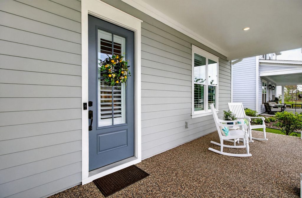 Photo of 679 Blueway Avenue, Summerville, SC 29486 (MLS # 26012594)