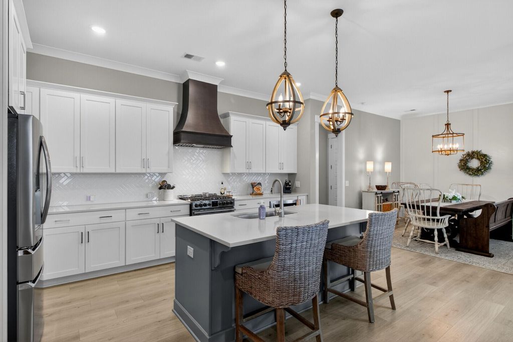 Photo of 679 Blueway Avenue, Summerville, SC 29486 (MLS # 26012594)