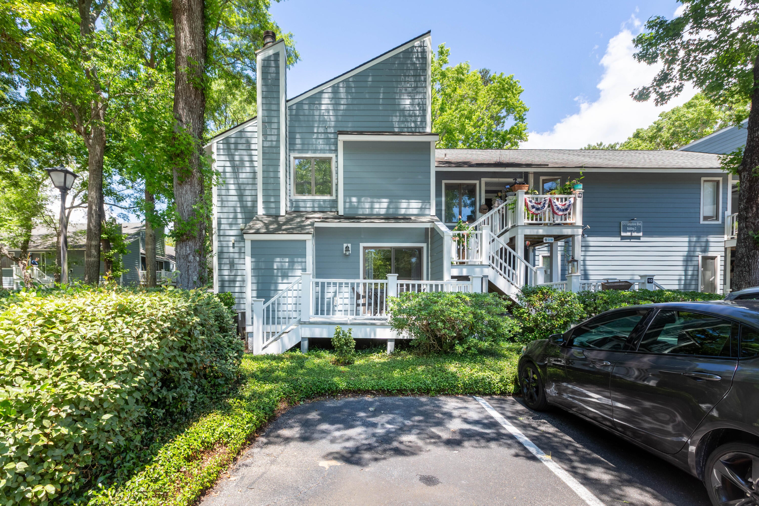 1717 Greystone Apt 14