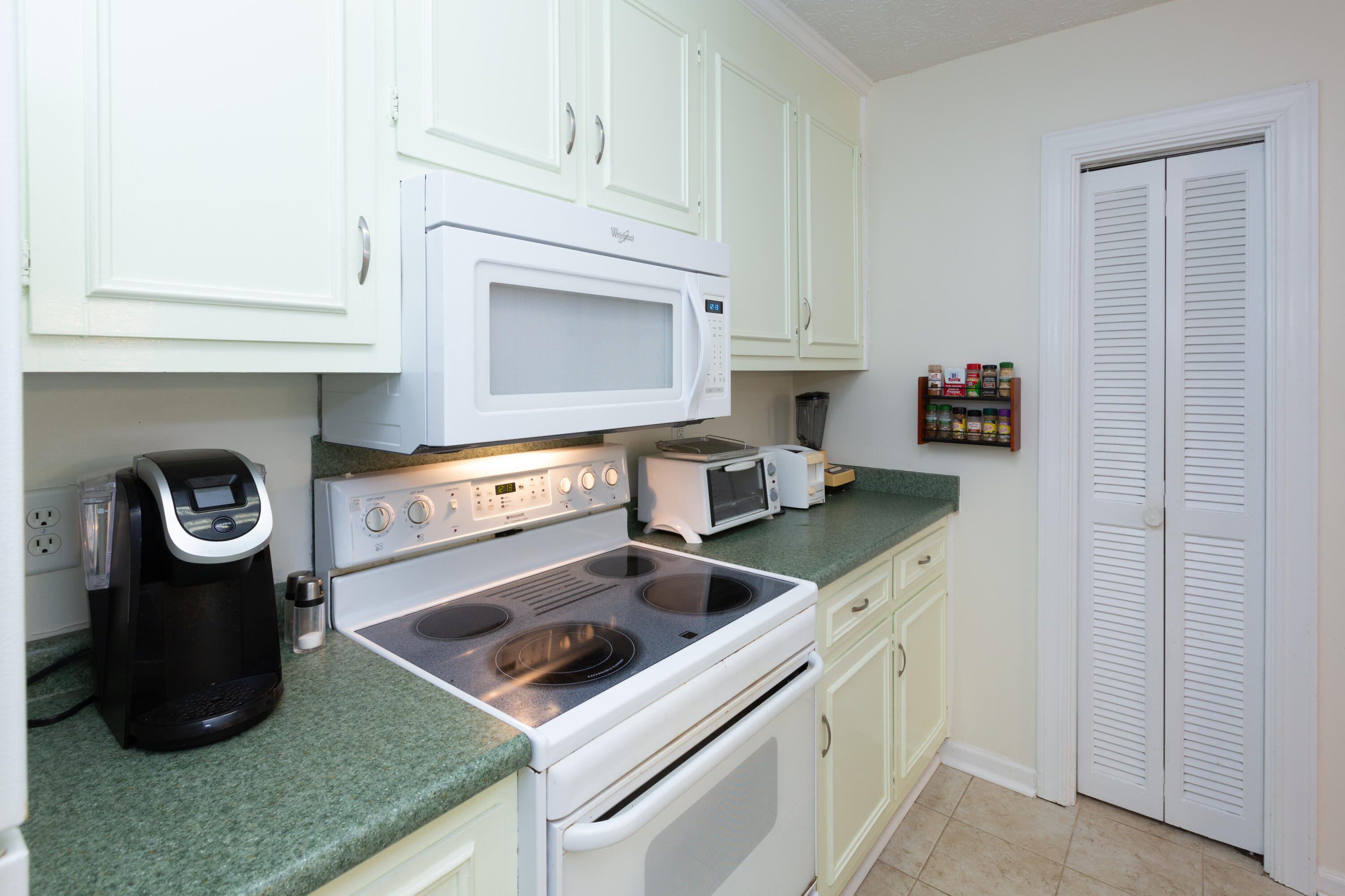1717 Greystone Apt 14