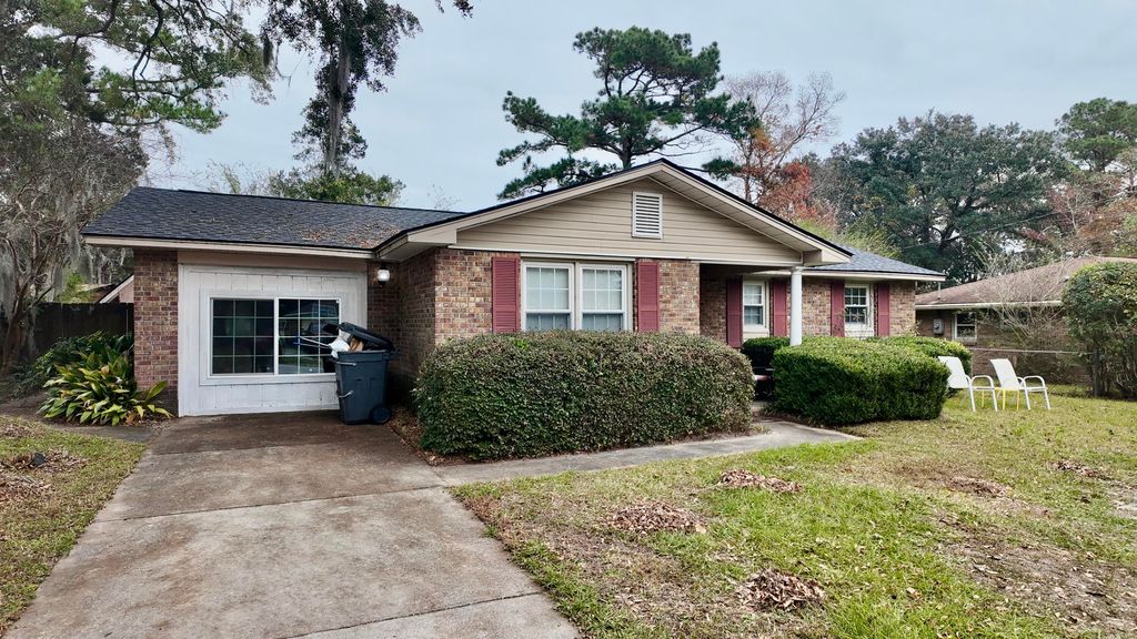 Photo of 7702 Linsley Dr Drive, North Charleston, SC 29418 (MLS # 25031573)